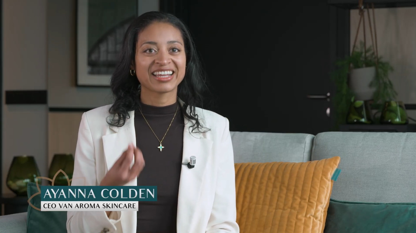 Video laden: tv-interview met Ayanna Colden, oprichtster van Aroma Skincare.